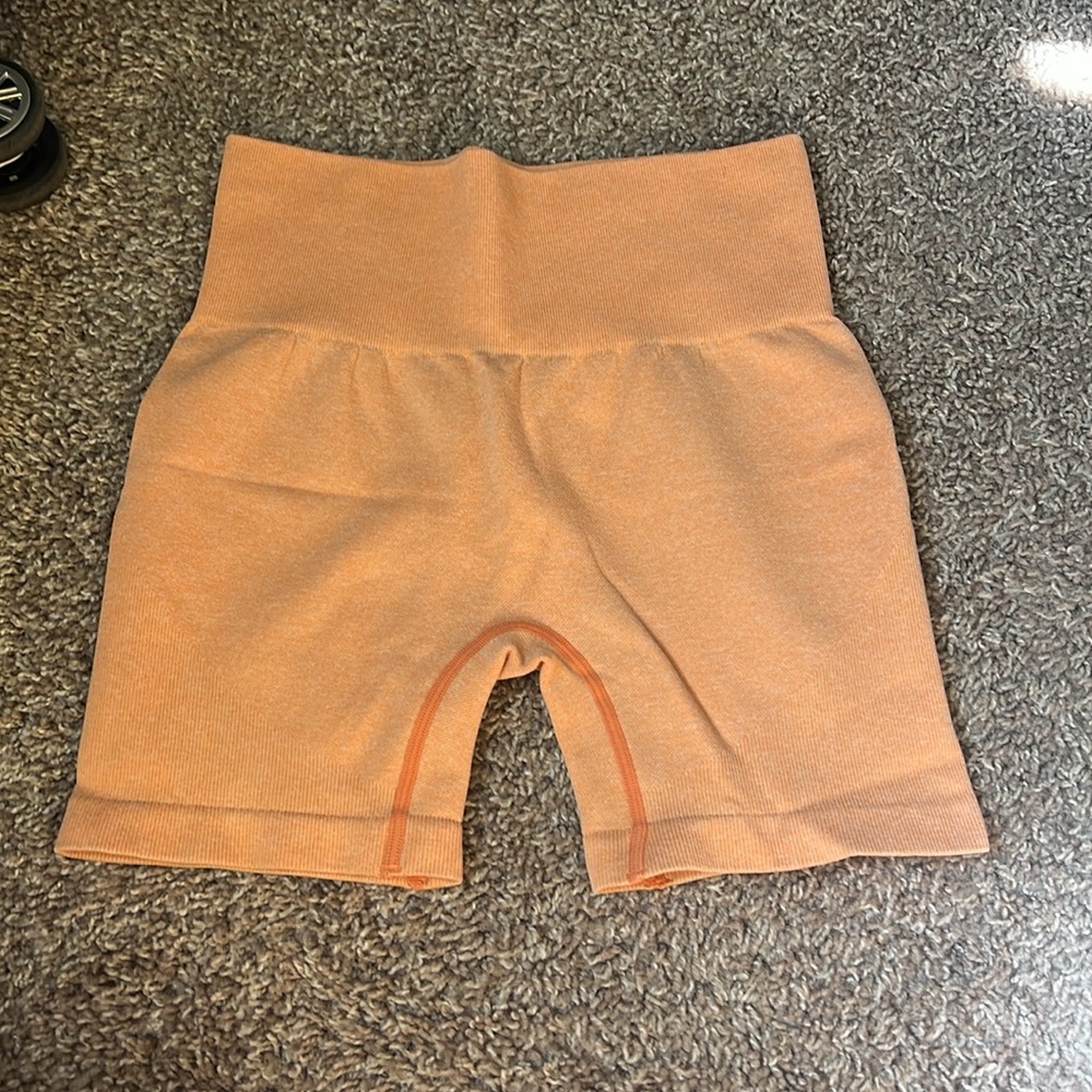 Colorful High-Waisted Shorts Set - Picture 6 of 7